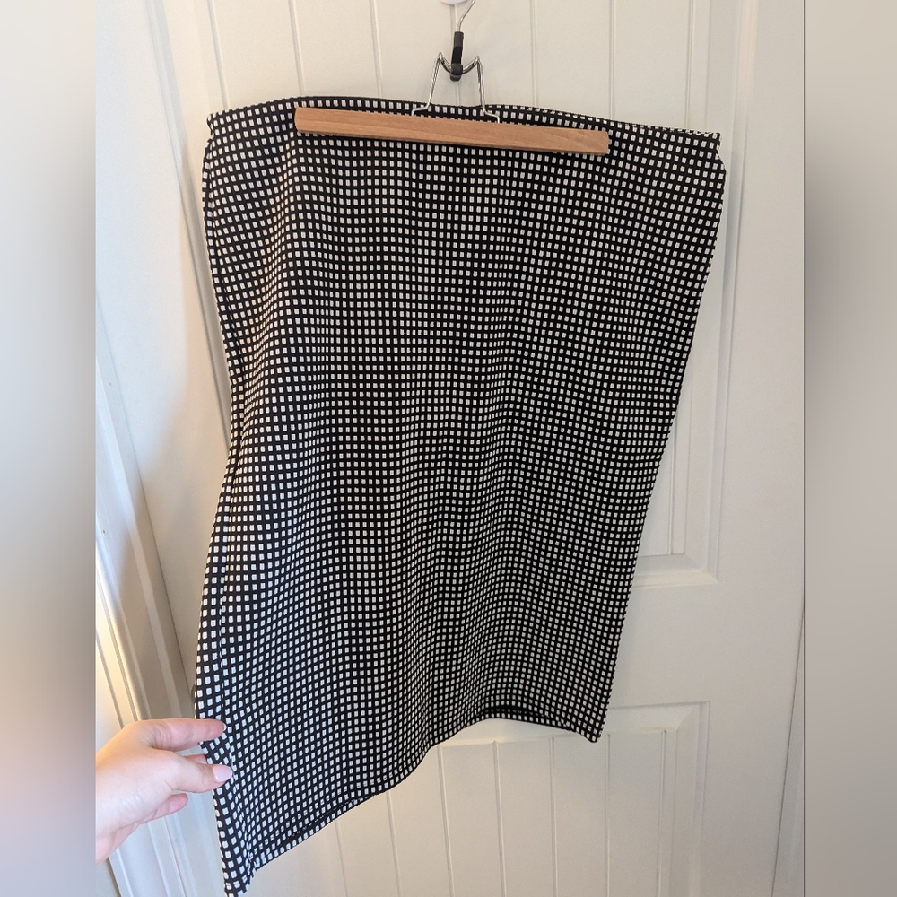 Old Navy Women's Midi XL Black and White Checkered Skirt